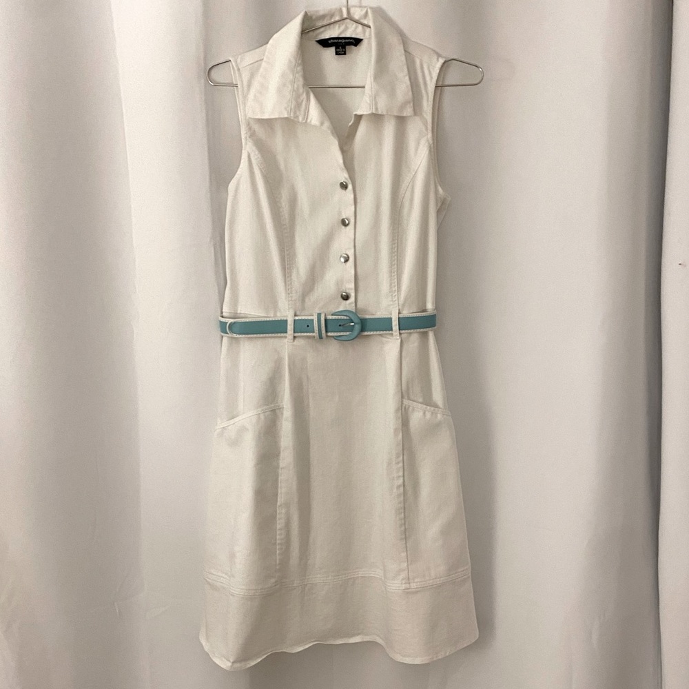 White sleeveless collared dress